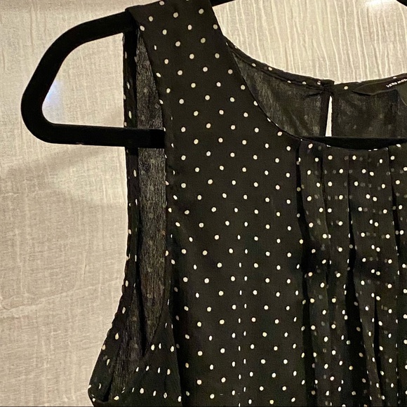 Vero Moda Sleeveless Pleated Blouse. - Picture 4 of 8